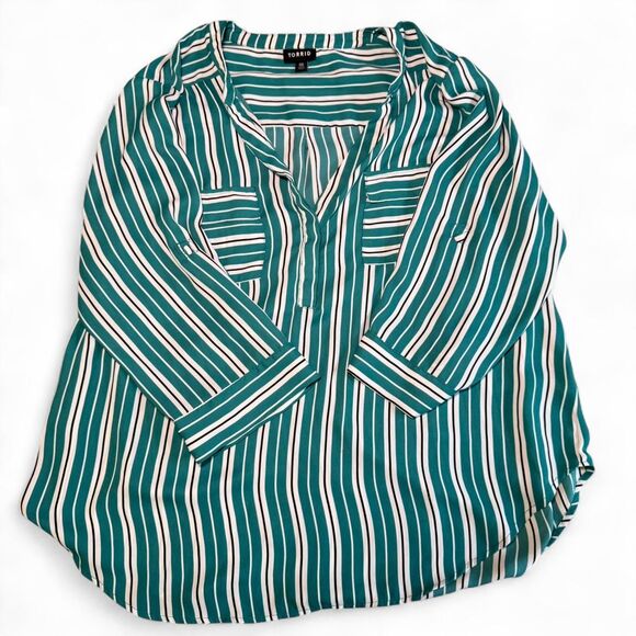TORRID L Vertical Stripe Blouse Tunic Green White Split Neck Roll Tab Sleeve - Picture 3 of 9